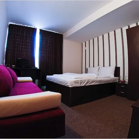 Hotel Sara Grand 4*